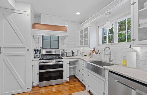 Sunshine Park House | Casa Michaeline - Escape to a Glamorous Spanish Pool Oasis