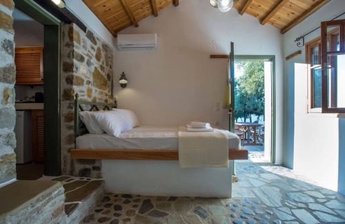 Alonnisos Old Town Ski Chalet | Casa Milos - Villa I - Floating Over The Aegean