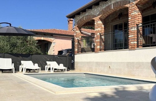 Brnobici Villa | Casa Mirejo by Villas Guide