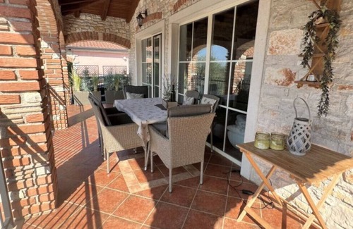 Brnobici Villa | Casa Mirejo by Villas Guide