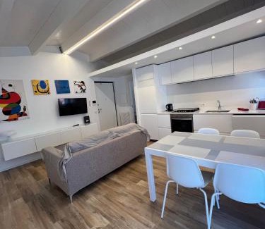 Pineta Apartment | CASA MIRO' vicinissima al mare e parcheggio privato gratuito se disponibile