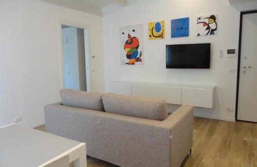 Pineta Apartment | CASA MIRO' vicinissima al mare e parcheggio privato gratuito se disponibile