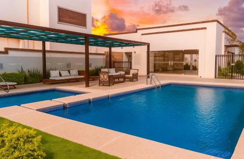 Hermosillo House | Casa Moderna en privada con Alberca 5 min del Aeropuerto y Consulado Americano