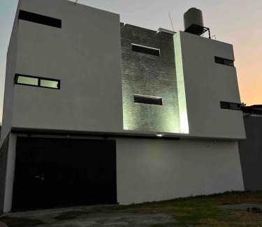 Teotihuacan Apartment | Casa Moderna c Alberca Climatizada 5 min Pirámides