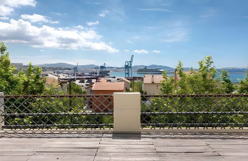 Saint-Henri House | Casa Moz Maison, Pool, Pétanque with Rooftop and Wi-Fi