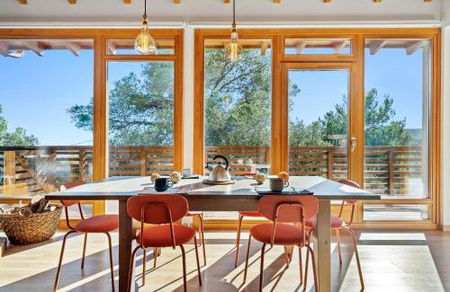 Montreal House | Casa nórdica en el bosque con vistas al mar