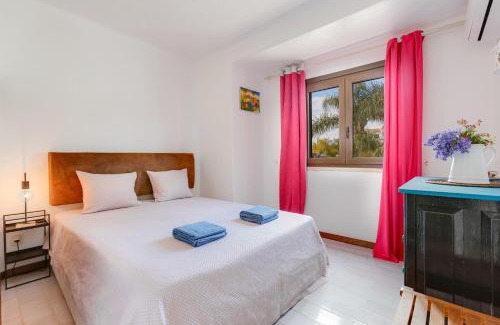 Areias de Sao Joao Apartment | CASA NINI - Apart em Albufeira para 6 com AC e a 100 m da praia de São João