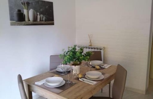 Arma di Taggia House | Casa Noemi, a pochi passi dalle spiagge e dal centro di Arma di Taggia.