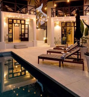Hidalgo Villa | Casa Nopal-Private Pool, Chic, Steps from Beach