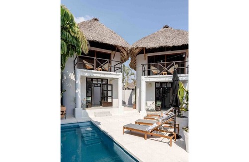 Hidalgo Villa | Casa Nopal-Private Pool, Steps to Beach-Now Open!