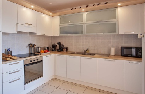 Calvi Apartment | casa notte : appart spacieux, calme, Plage et centre de calvi 15 min à pied