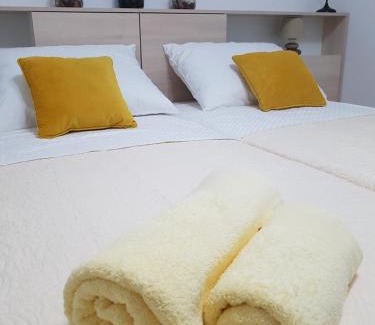 Bol Apartment | Casa ol'Bol - Modern Apartment with Seaview and Private Large Backyard