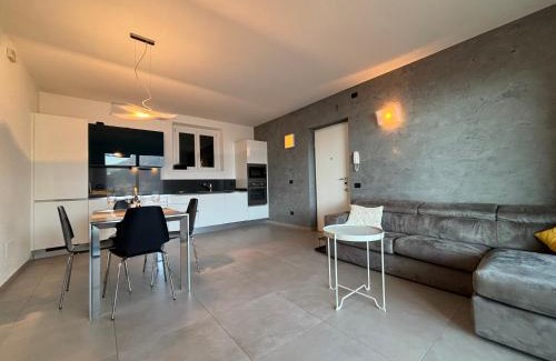 Santa Maria - Rezzonico Apartment | Casa Ole Swimming Pool and Lake View - Larihome A42