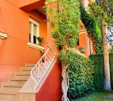 Leon House | Casa Palomera - Casa completa con jardín, gimnasio y garaje privados