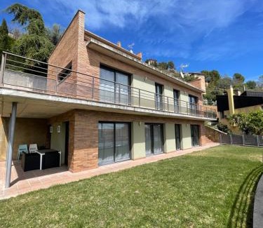 Berga House | Casa para 8 personas en Berga - ALBERGA