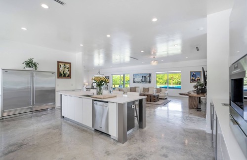 Princeton Bed & Breakfast | Casa Paradiso - Beautiful 1.5 Acre Modern Paradise