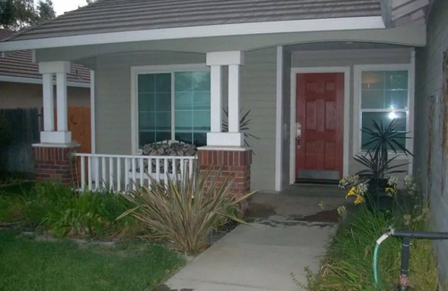 Elk Grove House | Casa Pelligrini, The Perfect Home Away From Home!