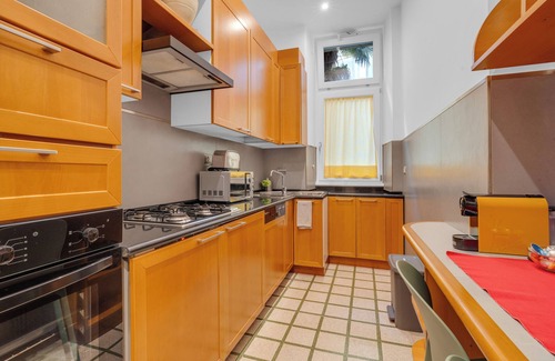 Flaminio Apartment | CASA REMO- 2 streetcar stops to old town-10 minuts