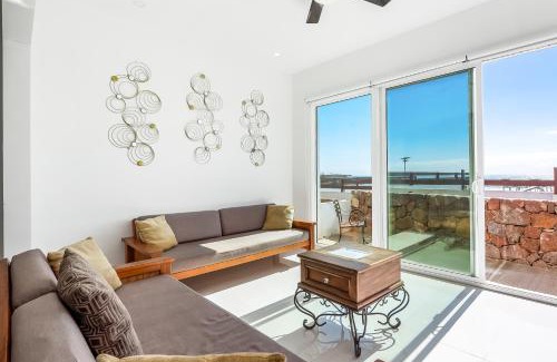 La Paloma House | Casa Roble 24 - Playa Arcangel