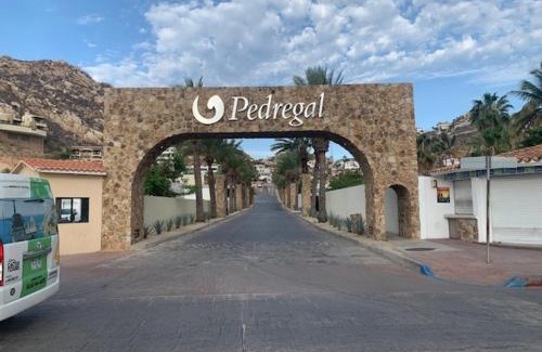 Pedregal House | Casa Robyn