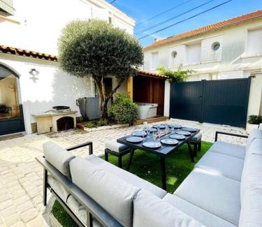 La Rochelle House | Casa Rochelaise - Jacuzzi