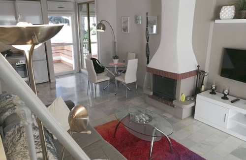 Urbanizacion Hacienda las Chapas House | Casa Romero Beautiful Private Corner Spacious Sunny Villa Quiet Best Location
