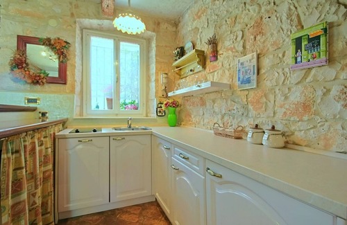 Rosini House | Casa Rossa in Nova Vas