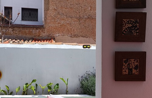 Caudete de las Fuentes Cottage | Casa Rural Alegria, a home in the mountains and close to the beach