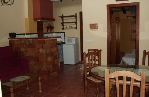 Benissili House | Casa Rural Ca Ferminet & Cabañas de montaña La Garriga