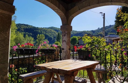 Buron House | Casa Rural El Puente