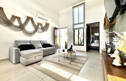 Puerto Yucalpeten House | Casa Saasil with Starlink & Private Pool