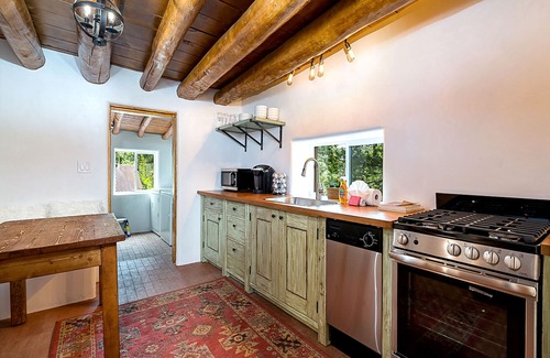 Chupadero House | Casa Sarita | Pets Allowed + Near Trails & Galleries!