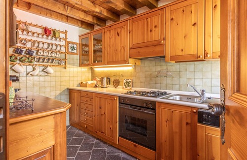 San Vito di Cadore Apartment | Casa Scoiattolo, with panoramic balcony