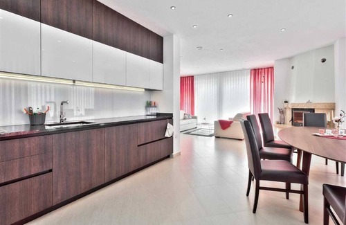 Finida Villa | Casa Siesta with swimming pool, jacuzzi & garage