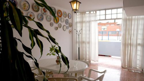 Sevilla Este House | Casa Soleada en Calle Tranquila