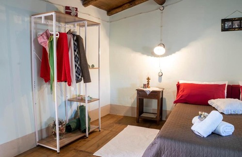 Austis House | Casa storica Austis, Sardegna