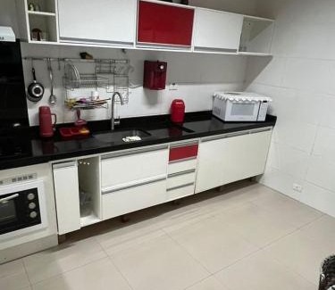 Jardim Vitoria House | Casa super confortável para você e sua família, próximo a praia
