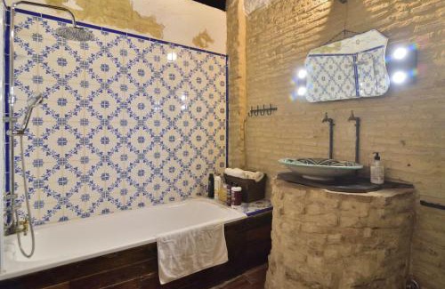 Santa Cruz House | Casa Tenorio Barrio de Santa Cruz