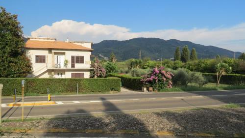 Avane Apartment | Casa Vacanze “Bouganville” loc Avane Pisa