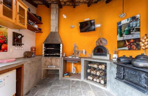 Araras House | CASA VALLE Fogao a Lenha Vale das Videiras ARARAS