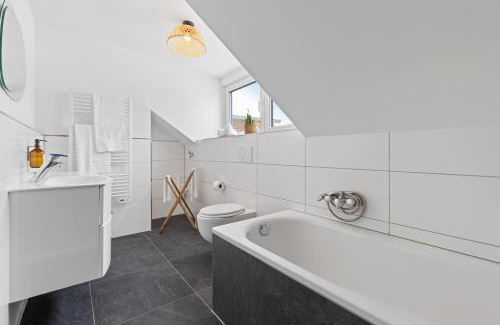 Hanfeld Apartment | Casa Verde: Küche, TV, Nespresso, im Grünen