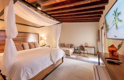 Downtown Puerto Vallarta House | Casa Victoria Malecón - Adults Only
