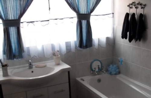 Carletonville Bed & Breakfast | Casa Villa Guest House Carletonville - Suite 3