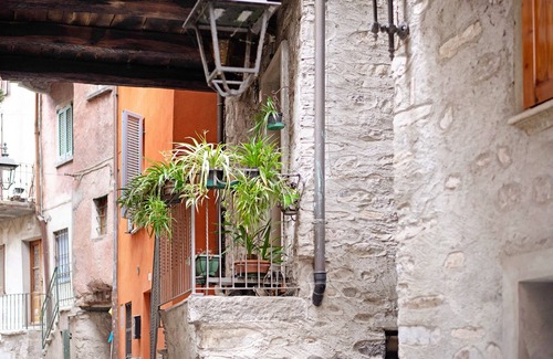 Colonno House | Casa Violetta holiday home with Wi-Fi? pet friendly