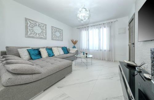 Arrecife House | Casa Yus