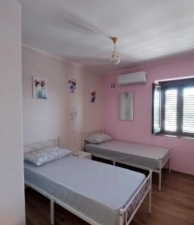 Monterosso Calabro Apartment | Casa Zia Maria 6 posti Monterosso Cost to Cost