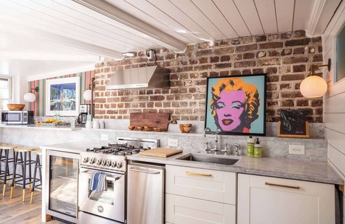 Cannonborough Elliotborough House | Casa Zoë: Bright Charleston Cottage Near King St.