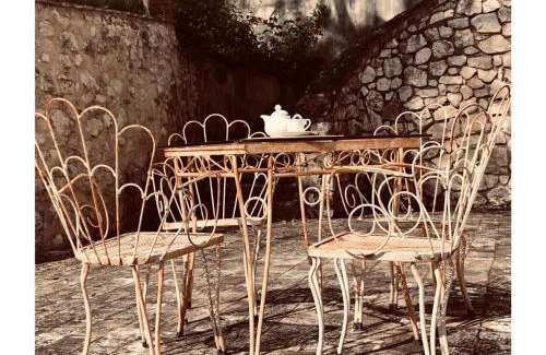 Guzman House | Casale Bastida