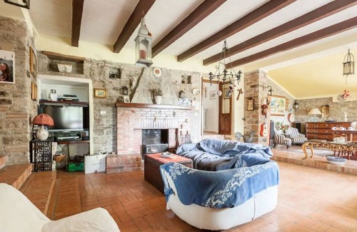 Gubbio Villa | Casale Gli Angeli-Villa with garden and parking!