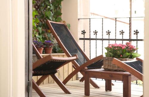 L'Antiga Esquerra de l'Eixample Apartment | Casanova Charm 4BDR Apartment
